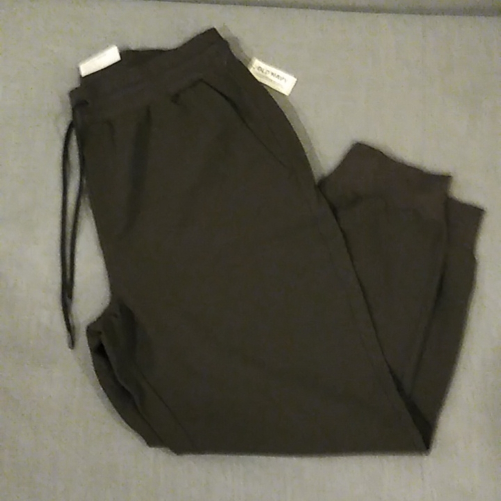 BLACK Old Navy high rise stretch tech joggers size L